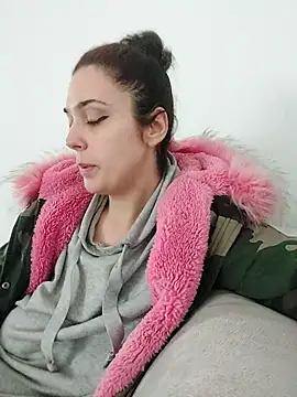 Snapshot of JoLeNe27 chatting on February 26, 2025, 12:36 pm JoLeNe27 online show from February 26, 2025, 12:36 pm