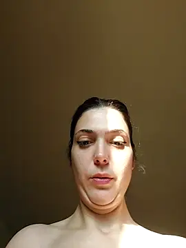 Snapshot of JoLeNe27 chatting on March 6, 2025, 6:41 am JoLeNe27 online show from March 6, 2025, 6:41 am