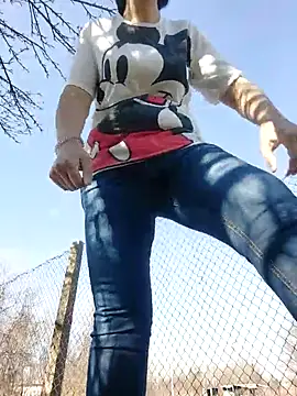 Snapshot of JoLeNe27 chatting on March 6, 2025, 1:03 pm JoLeNe27 online show from March 6, 2025, 1:03 pm