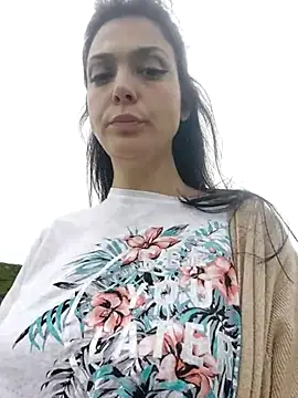 Snapshot of JoLeNe27 chatting on March 10, 2025, 1:32 pm JoLeNe27 online show from March 10, 2025, 1:32 pm