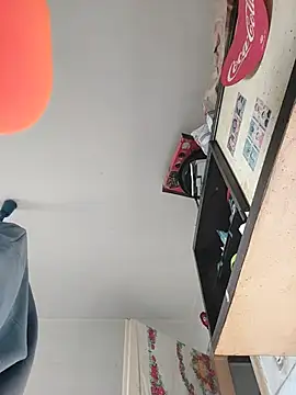 Snapshot of JoLeNe27 chatting on October 8, 2025, 7:28 am JoLeNe27 online show from October 8, 2025, 7:28 am