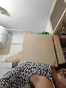 Snapshot of JoLeNe27 chatting on October 29, 2025, 5:53 am JoLeNe27 online show from October 29, 2025, 5:53 am