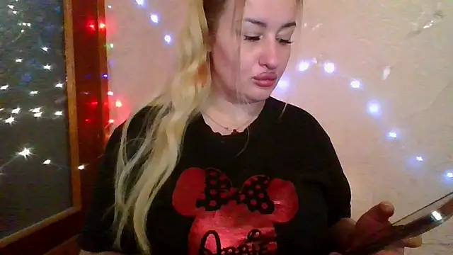 Mandy Belcher online show from October 12, 2025, 2:05 pm