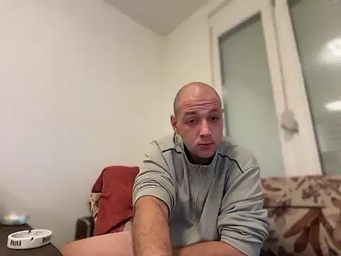 Snapshot of Flakka95 chatting on February 10, 2026, 11:31 pm Flakka95 online show from February 10, 2026, 11:31 pm