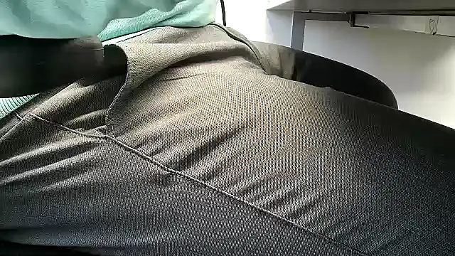 Snapshot of 69bezfleku chatting on December 3, 2025, 7:27 am 69bezfleku online show from December 3, 2025, 7:27 am