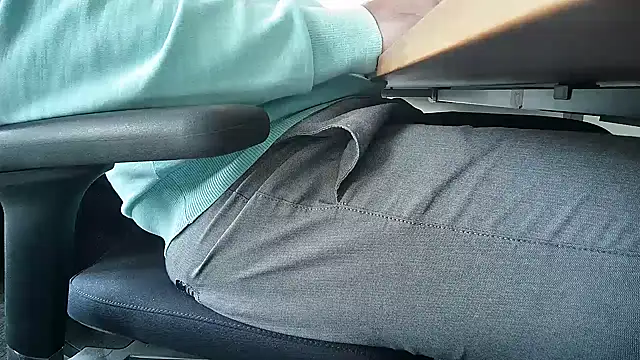 69bezfleku online show from May 18, 2026, 9:37 am