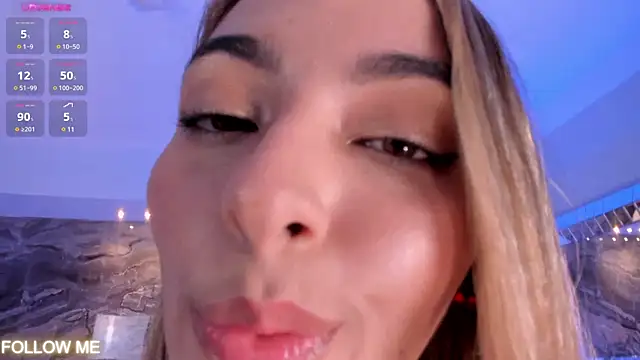 Snapshot of MelissaMoore_ chatting on March 8, 2025, 5:38 am MelissaMoore online show from March 8, 2025, 5:38 am