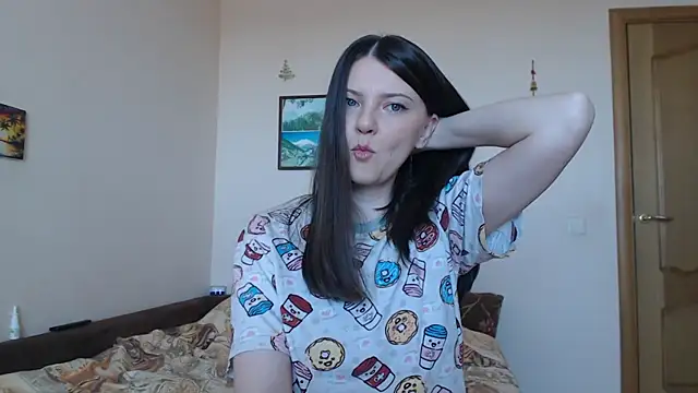 SugarTati online show from June 7, 2026, 1:15 pm