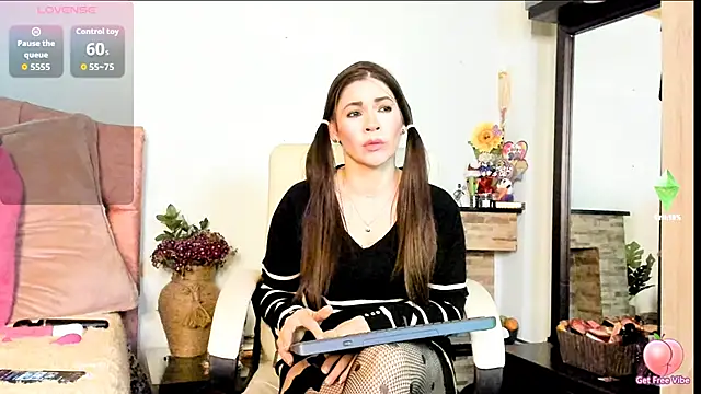 Snapshot of Carla_expit chatting on October 17, 2025, 12:25 am Carla expit online show from October 17, 2025, 12:25 am