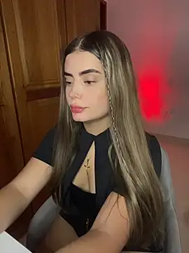 Snapshot of Miss_valeriaa chatting on March 16, 2026, 11:31 pm Miss valeriaa online show from March 16, 2026, 11:31 pm