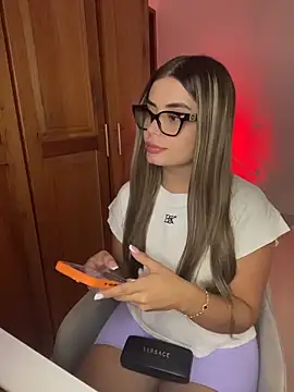 Snapshot of Miss_valeriaa chatting on April 6, 2026, 11:05 pm Miss valeriaa online show from April 6, 2026, 11:05 pm