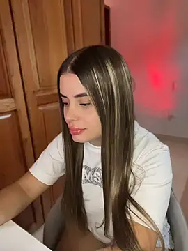 Snapshot of Miss_valeriaa chatting on April 22, 2026, 4:19 pm Miss valeriaa online show from April 22, 2026, 4:19 pm