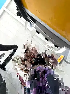 BlaizeyBBy online show from September 30, 2025, 10:59 pm