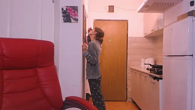 simyhvn online show from December 2, 2025, 5:35 am