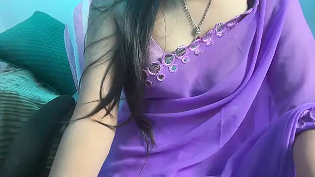 Queen Angelena online show from December 20, 2025, 7:10 pm