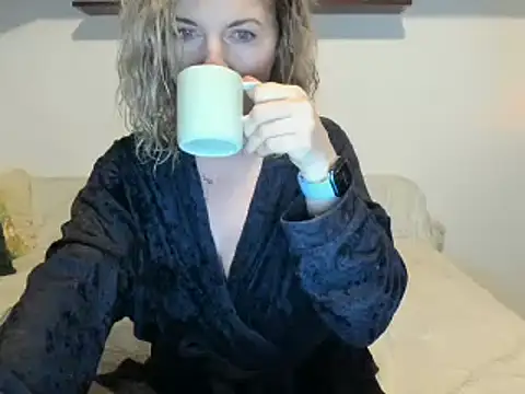 Snapshot of Jadore_able chatting on January 12, 2025, 2:45 am Jadore able online show from January 12, 2025, 2:45 am