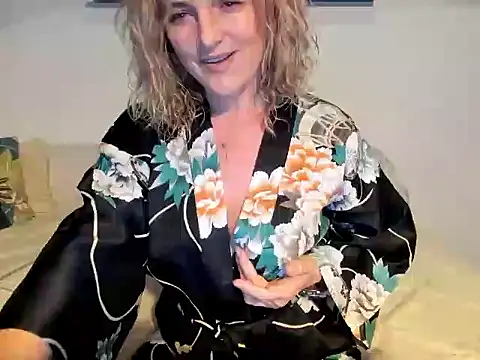 Snapshot of Jadore_able chatting on January 14, 2025, 2:40 am Jadore able online show from January 14, 2025, 2:40 am