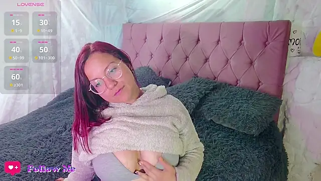 emma luna1986 online show from December 22, 2024, 11:20 pm