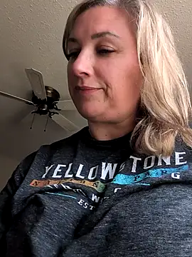 Canadian BBW online show from May 21, 2026, 9:44 pm