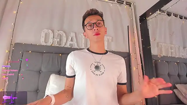 Thiago jones online show from January 9, 2025, 12:57 am