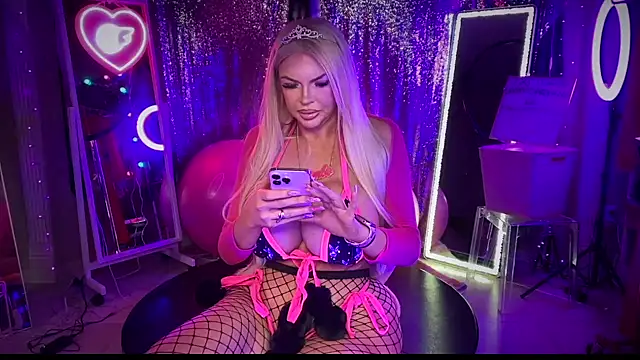 Snapshot of bimbotwerkqueen chatting on February 8, 2025, 2:15 am bimbotwerkqueen online show from February 8, 2025, 2:15 am