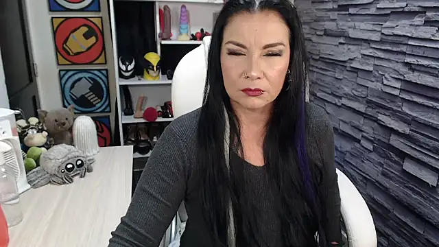 Snapshot of Cruela_deviil chatting on March 5, 2026, 10:17 pm Cruela deviil online show from March 5, 2026, 10:17 pm