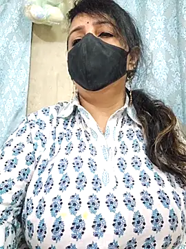 cute-tanvi online show from October 25, 2025, 1:13 am