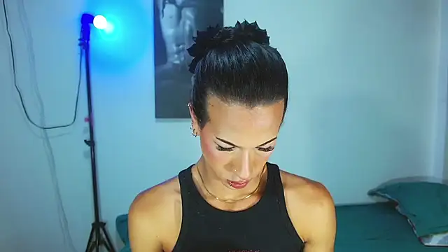 Kenisha Sweet online show from November 4, 2025, 3:05 am