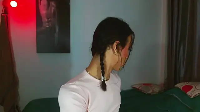 Kenisha Sweet online show from November 13, 2025, 10:52 pm