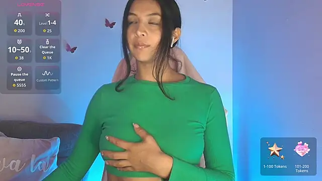 Snapshot of lilassoul8_ chatting on October 14, 2025, 4:35 am lilassoul8 online show from October 14, 2025, 4:35 am