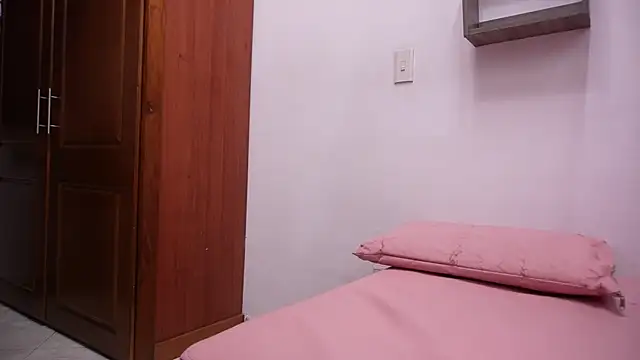 Snapshot of rousse_coup chatting on September 27, 2025, 7:19 pm rousse coup online show from September 27, 2025, 7:19 pm