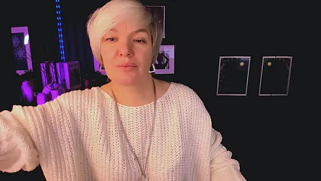 Snapshot of CarmenSoft chatting on February 7, 2026, 9:07 pm CarmenSoft online show from February 7, 2026, 9:07 pm