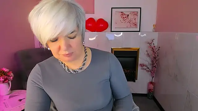 Snapshot of CarmenSoft chatting on February 9, 2026, 9:08 pm CarmenSoft online show from February 9, 2026, 9:08 pm