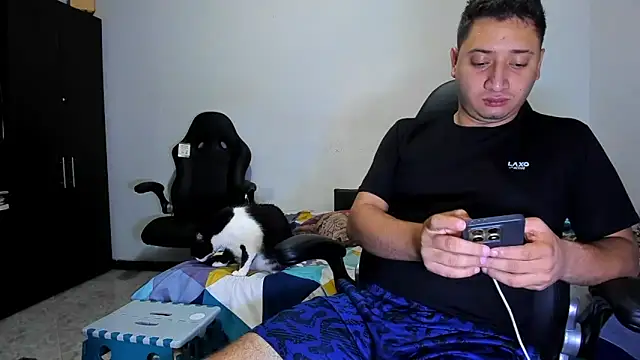 ares sexxx online show from April 10, 2026, 11:26 am