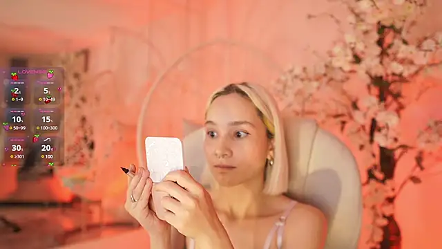 DalahiaRush online show from February 6, 2025, 11:43 am