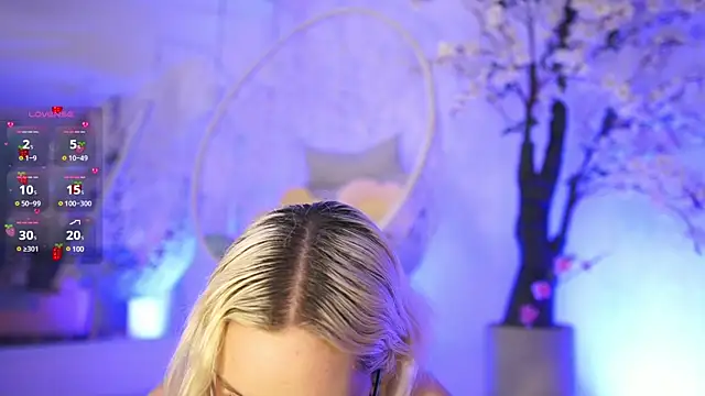 DalahiaRush online show from February 11, 2025, 2:46 pm