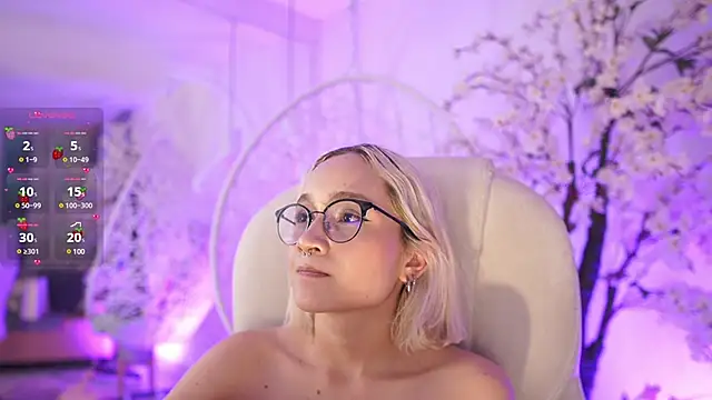 DalahiaRush online show from February 12, 2025, 5:48 pm