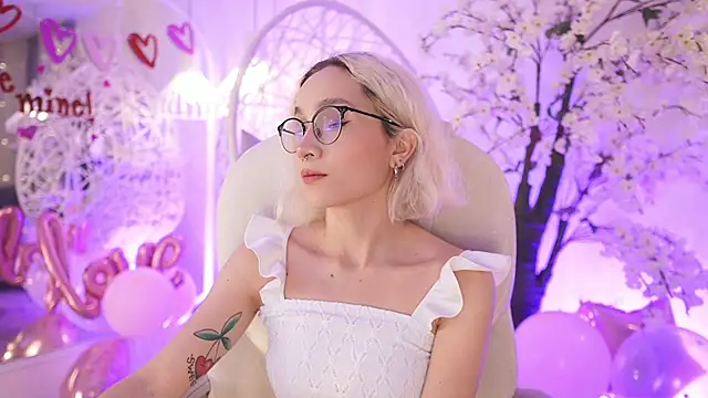 DalahiaRush online show from February 14, 2025, 11:31 am