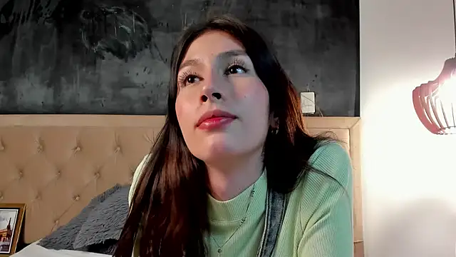 Snapshot of valeria_gonzales_ chatting on February 4, 2025, 2:28 am valeria gonzales online show from February 4, 2025, 2:28 am