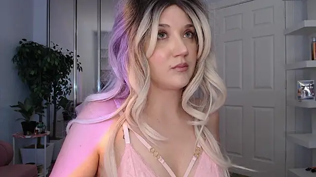 Snapshot of GoddessEmmy chatting on March 5, 2026, 9:22 pm GoddessEmmy online show from March 5, 2026, 9:22 pm