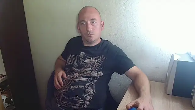 Snapshot of Johan___Barker chatting on November 4, 2025, 11:09 am Johan Barker online show from November 4, 2025, 11:09 am