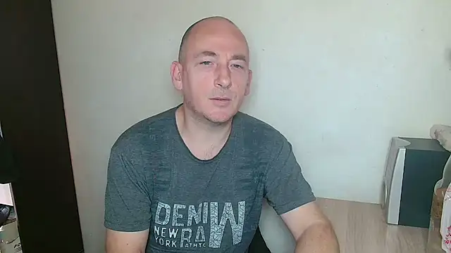 Snapshot of Johan___Barker chatting on December 16, 2025, 11:04 am Johan Barker online show from December 16, 2025, 11:04 am