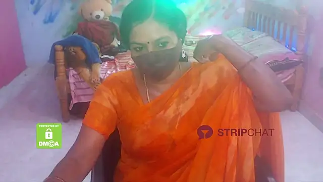 Snapshot of Novapol chatting on December 13, 2024, 5:32 pm Novapol online show from December 13, 2024, 5:32 pm