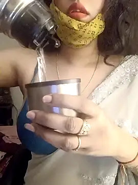 Snapshot of Lavanya_Shah chatting on January 8, 2025, 2:35 pm Lavanya Shah online show from January 8, 2025, 2:35 pm