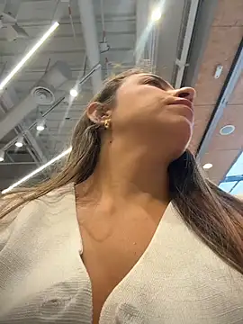 Snapshot of Hall_16 chatting on November 26, 2025, 8:32 pm Hall 16 online show from November 26, 2025, 8:32 pm