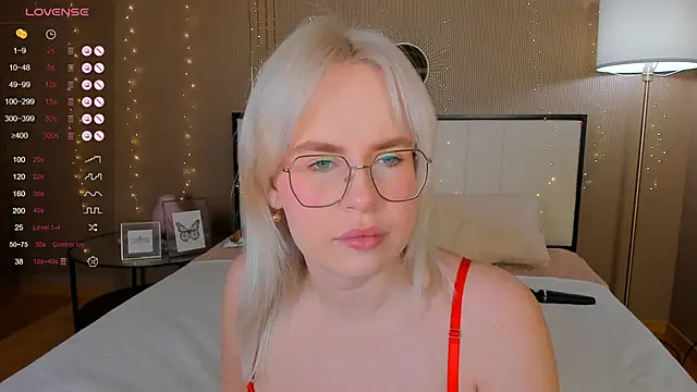 Snapshot of bellatip chatting on October 20, 2025, 12:44 am bellatip online show from October 20, 2025, 12:44 am