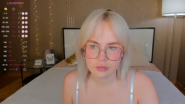 Snapshot of bellatip chatting on October 30, 2025, 12:45 am bellatip online show from October 30, 2025, 12:45 am