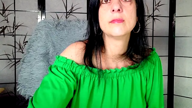  Sweetlonglips  online show from January 17, 2026, 6:07 am