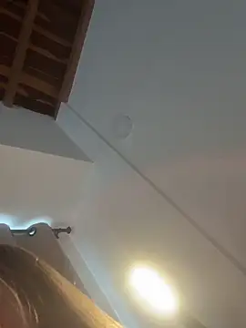 curchez  online show from November 28, 2025, 8:11 pm