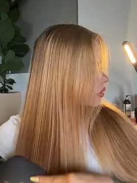 curchez  online show from March 30, 2026, 9:27 pm